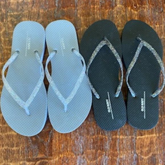 New* 2 pr OLD NAVY M (7-8) BLACK & GRAY GLITTER Plastic Rubber FLIP FLOP Sandals - Picture 1 of 6